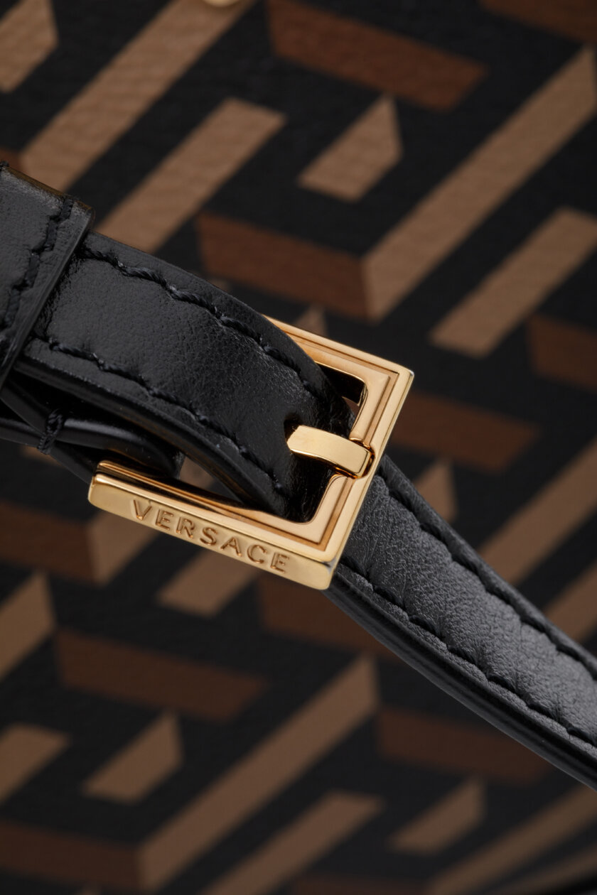 <span style="font-size: 10px; color: rgb(101, 101, 101);letter-spacing: .15em;">BEST DEAL</span><br><strong> VERSACE </strong><br><div style="margin-top:10px;font-size:16px;">La Greca Virtus V Mini Bag </div><br> - Image 11