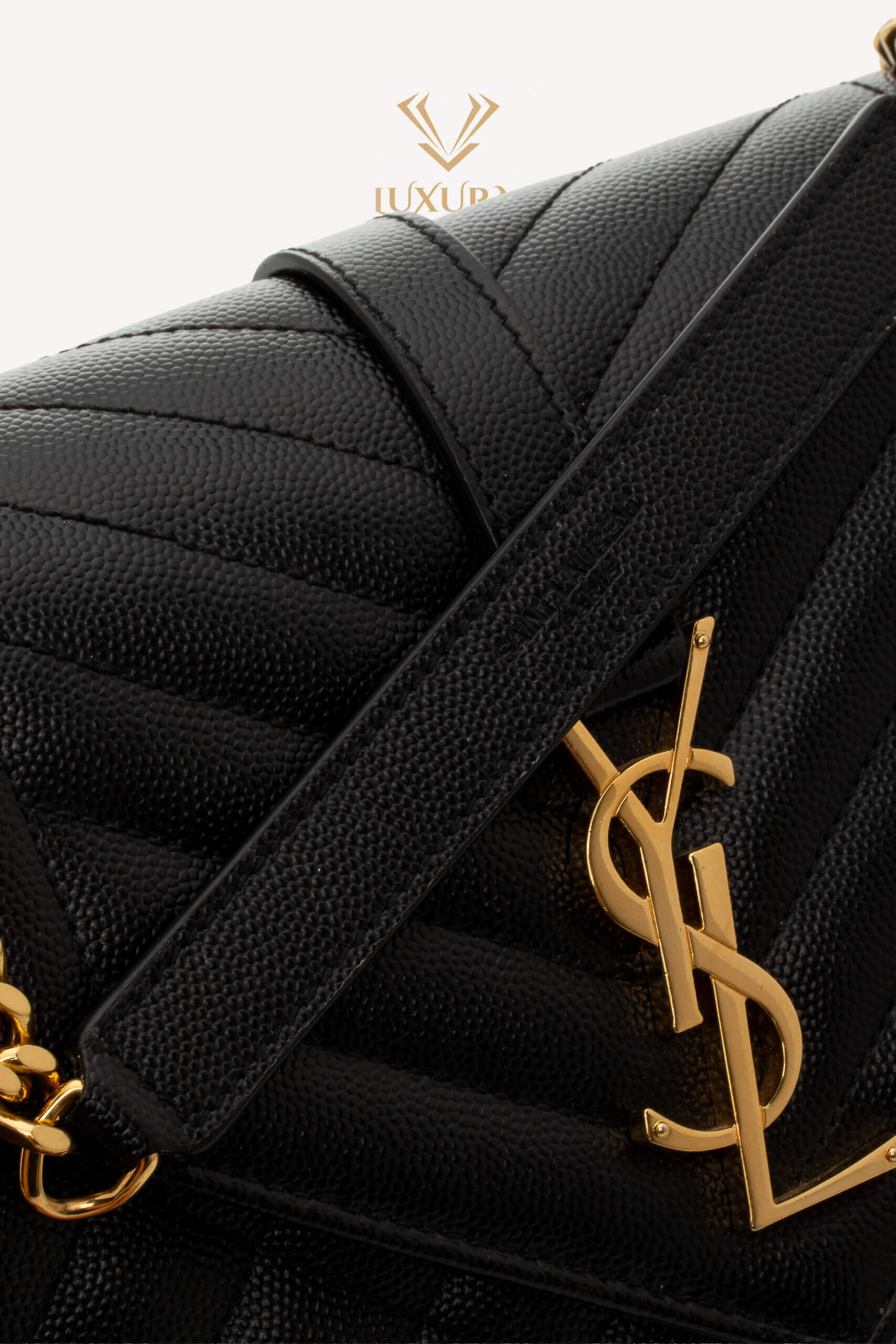 <span style="font-size: 10px; color: rgb(101, 101, 101);letter-spacing: .15em;">HARD TO FIND</span><br><strong> SAINT LAURENT </strong><br><div style="margin-top:10px; font-size:16px;">Envelope Medium in Quilted Grain de Poudre Embossed Leather Black</div><br> - Image 14