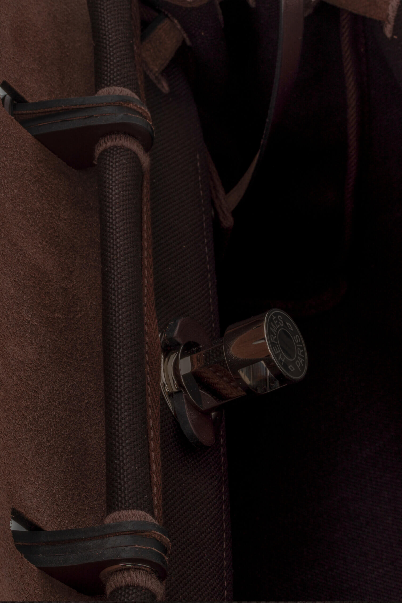 <span style="font-size: 10px; color: rgb(101, 101, 101);letter-spacing: .15em;">HARD TO FIND</span><br><strong>HERMES </strong><br><div style="margin-top:10px; font-size:16px;"> Herbag Zip RT 31 Toile Militaire Vache Hunter Dark Bronze Ebene Bag </div><br> - Image 20