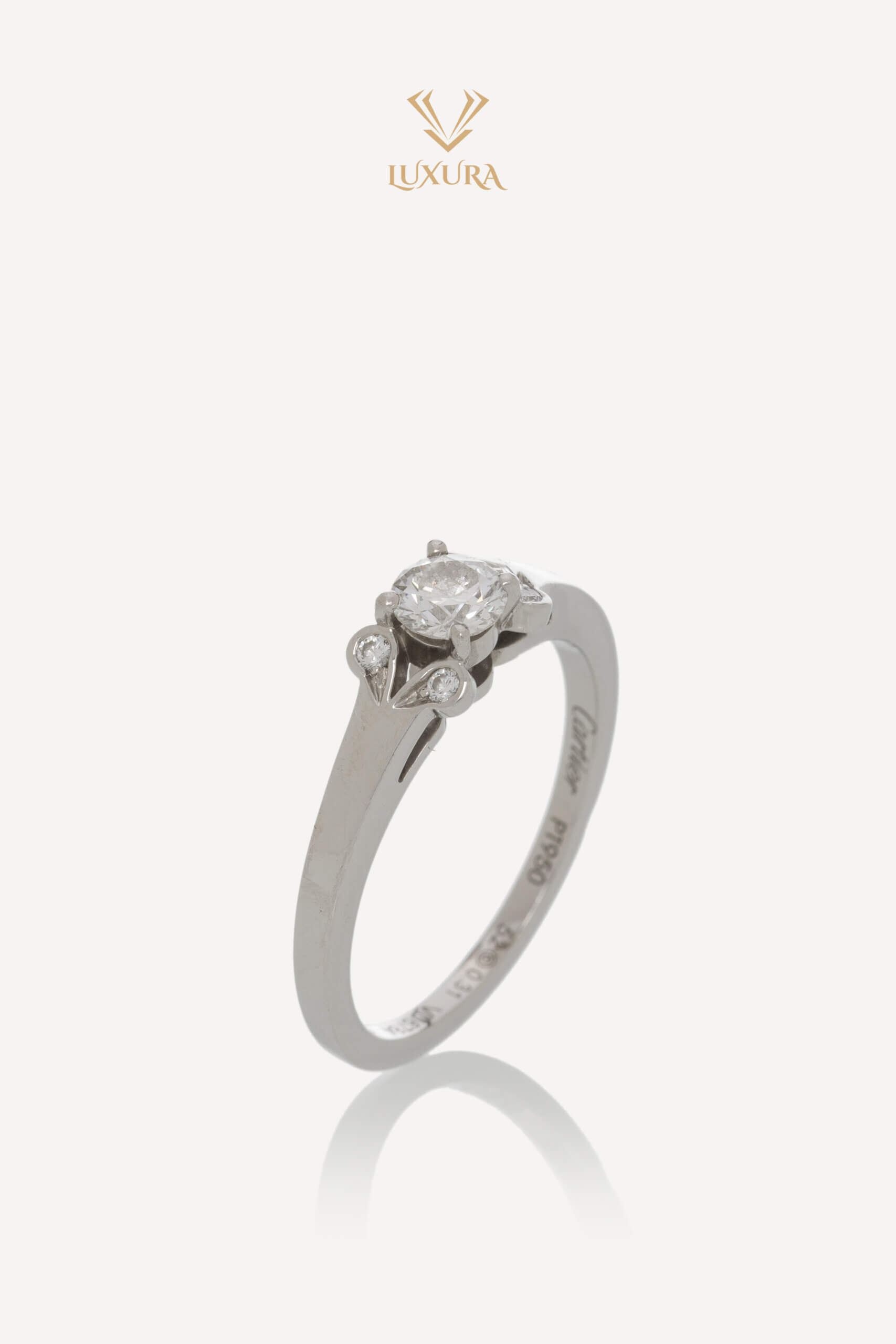 <span style="font-size: 10px; color: rgb(101, 101, 101);letter-spacing: .15em;">BEST DEAL</span><br><strong> CARTIER </strong><br><div style="margin-top:10px; font-size:16px;">Diamond Solitaire Ballerine Platinum Ring 52 </div><br> - Image 4