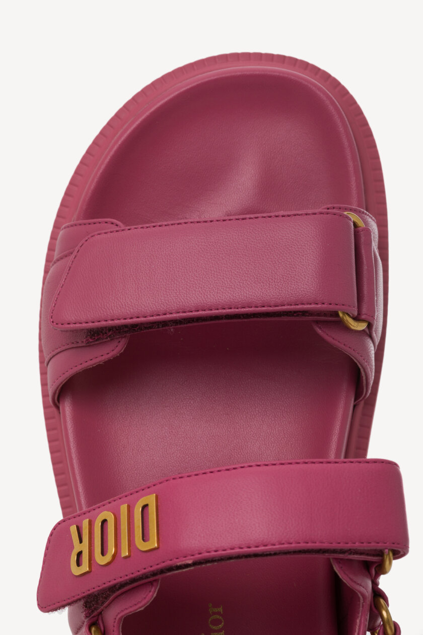 <span style="font-size: 10px; color: rgb(101, 101, 101);letter-spacing: .15em;">BEST DEAL</span><br><strong> DIOR </strong><br><div style="margin-top:10px; font-size:16px;">Dioract Sandal Pink Lambskin 38</div><br> - Image 8