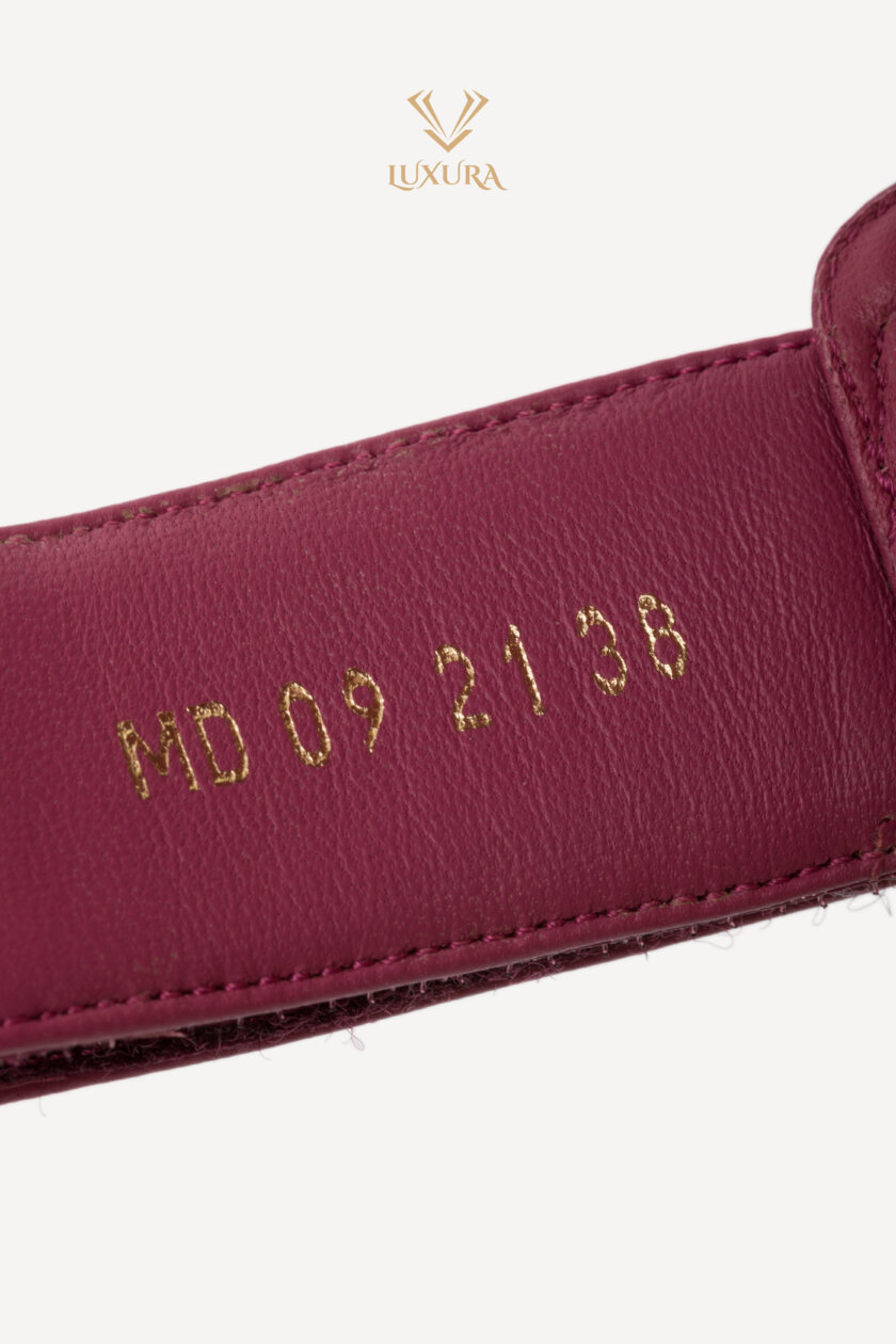<span style="font-size: 10px; color: rgb(101, 101, 101);letter-spacing: .15em;">BEST DEAL</span><br><strong> DIOR </strong><br><div style="margin-top:10px; font-size:16px;">Dioract Sandal Pink Lambskin 38</div><br> - Image 12
