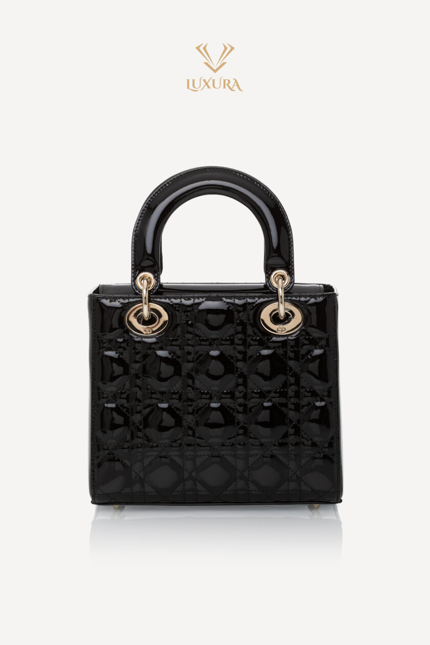 <span style="font-size: 10px; color: rgb(101, 101, 101);letter-spacing: .15em;">HARD TO FIND</span><br><strong> DIOR </strong><br><div style="margin-top:10px; font-size:16px;">Medium Lady Dior Bag Black Patent Cannage Calfskin </div><br> - Image 6