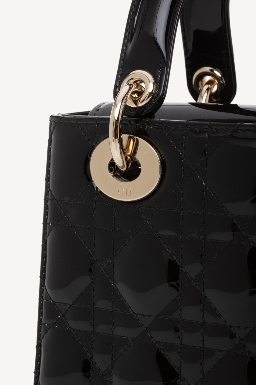 <span style="font-size: 10px; color: rgb(101, 101, 101);letter-spacing: .15em;">HARD TO FIND</span><br><strong> DIOR </strong><br><div style="margin-top:10px; font-size:16px;">Medium Lady Dior Bag Black Patent Cannage Calfskin </div><br> - Image 13