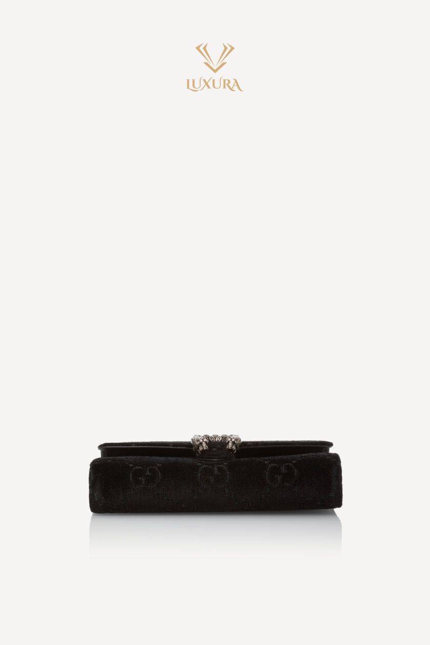 <span style="font-size: 10px; color: rgb(101, 101, 101);letter-spacing: .15em;">HARD TO FIND</span><br><strong> GUCCI </strong><br><div style="margin-top:10px; font-size:16px;">Velvet GG Monogram Mini Dionysus Chain Wallet Black</div><br> - Image 22