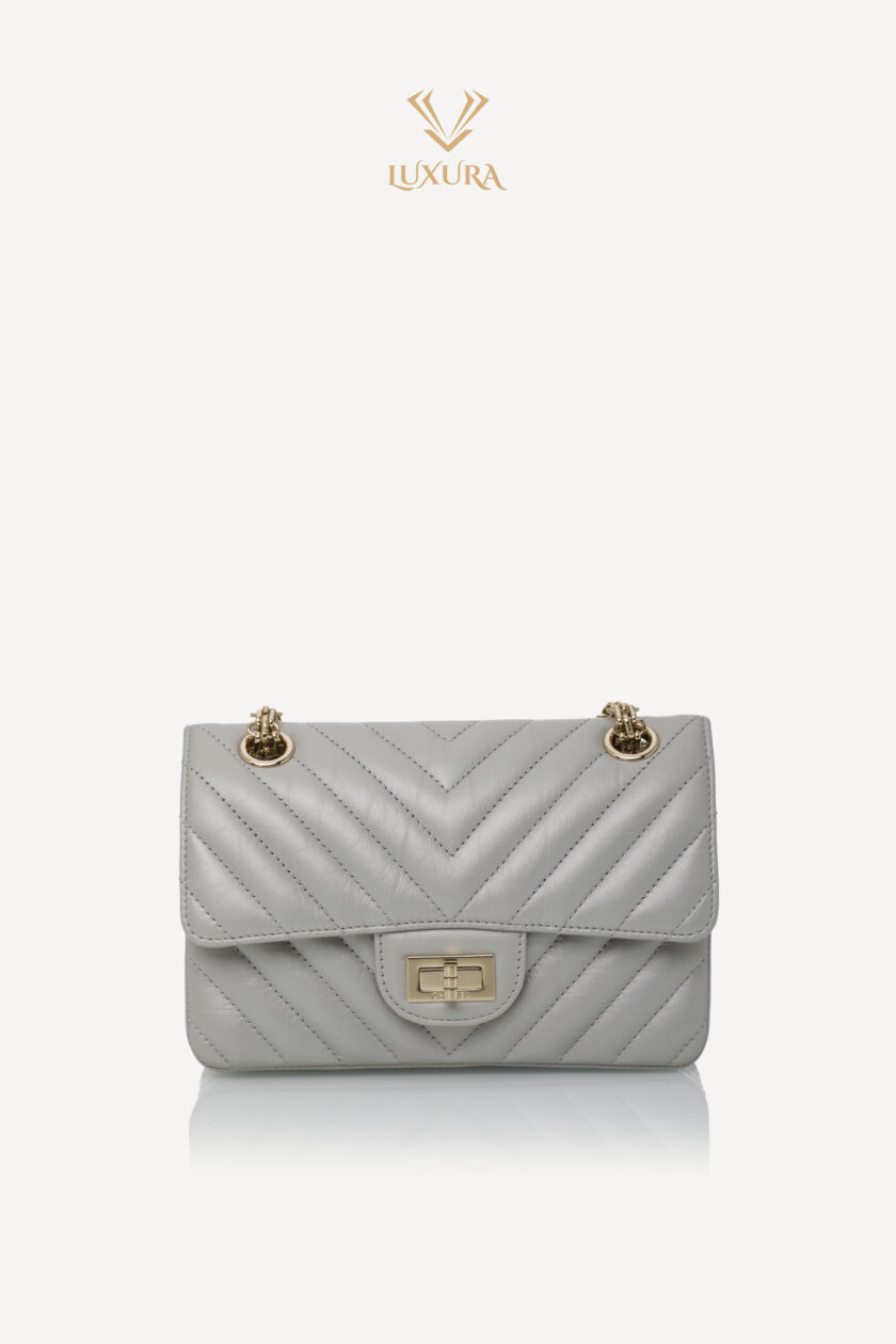 <span style="font-size: 10px; color: rgb(101, 101, 101);letter-spacing: .15em;">HARD TO FIND</span><br><strong> CHANEL </strong><br><div style="margin-top:10px;font-size:16px;">2.55 Mini Bag Aged leather gold effect metal Gray</div><br> - Image 5