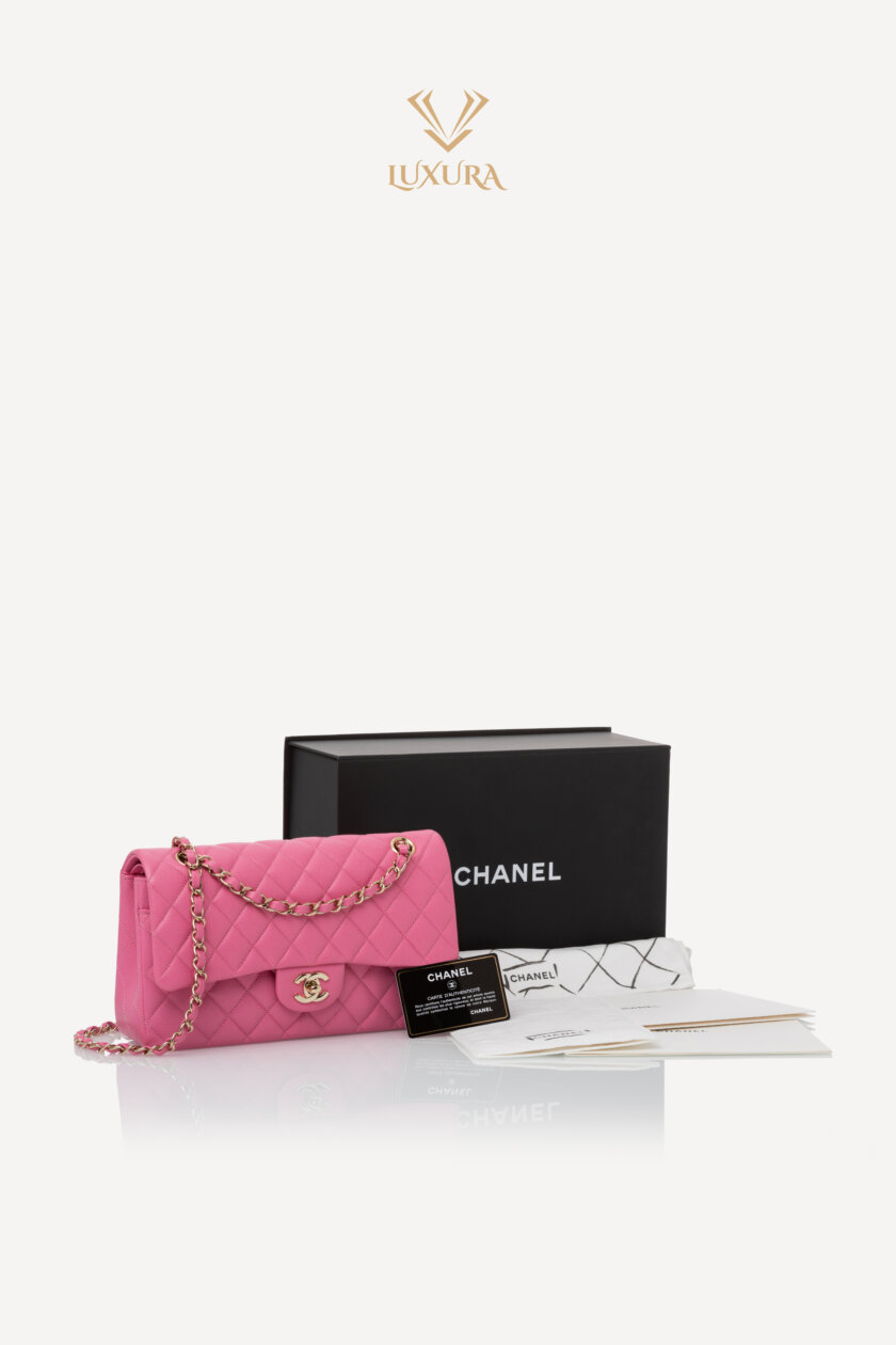 <span style="font-size: 10px; color: rgb(101, 101, 101);letter-spacing: .15em;">HARD TO FIND</span><br><strong> CHANEL </strong><br><div style="margin-top:10px;font-size:16px;">Classic Medium Double Flap Bag in Pink Caviar Calfskin with Gold Tone Hardware</div><br> - Image 2