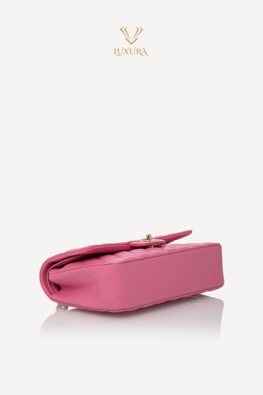 <span style="font-size: 10px; color: rgb(101, 101, 101);letter-spacing: .15em;">HARD TO FIND</span><br><strong> CHANEL </strong><br><div style="margin-top:10px;font-size:16px;">Classic Medium Double Flap Bag in Pink Caviar Calfskin with Gold Tone Hardware</div><br> - Image 21