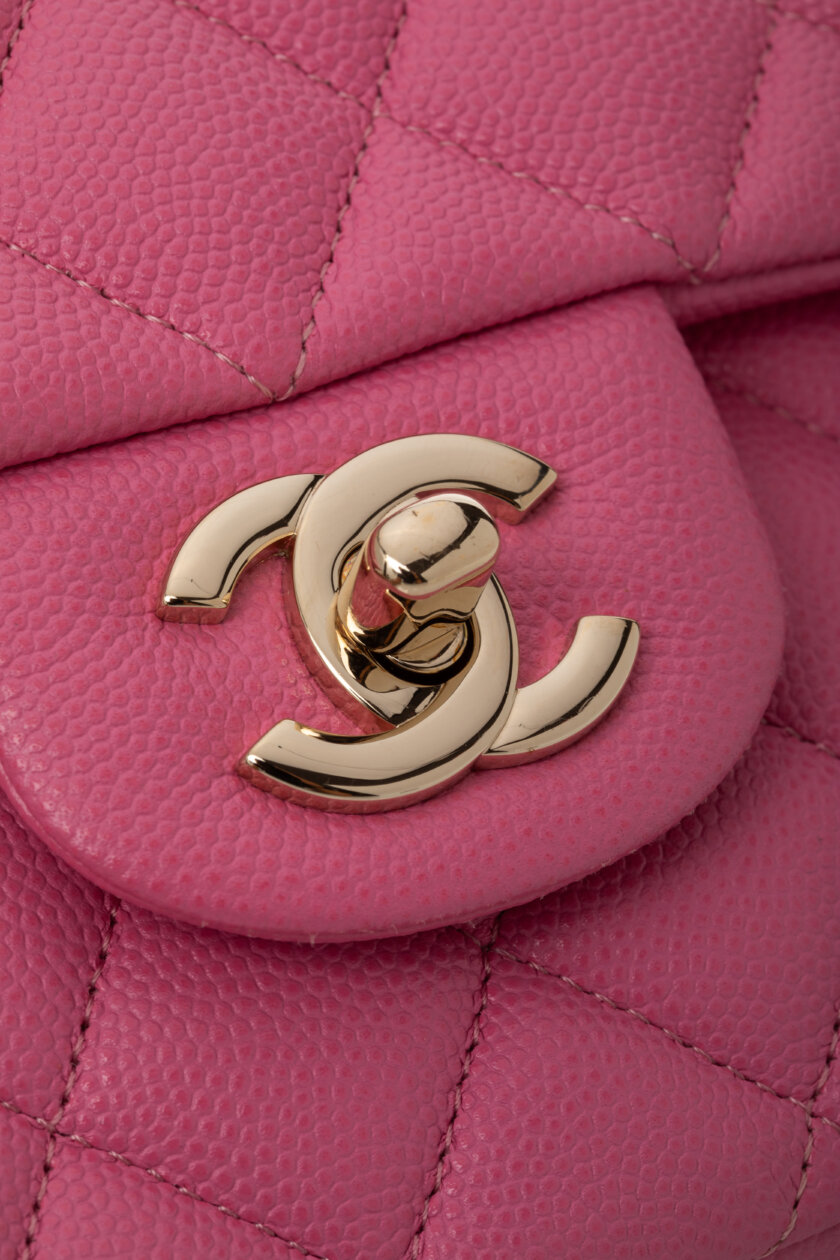 <span style="font-size: 10px; color: rgb(101, 101, 101);letter-spacing: .15em;">HARD TO FIND</span><br><strong> CHANEL </strong><br><div style="margin-top:10px;font-size:16px;">Classic Medium Double Flap Bag in Pink Caviar Calfskin with Gold Tone Hardware</div><br> - Image 12
