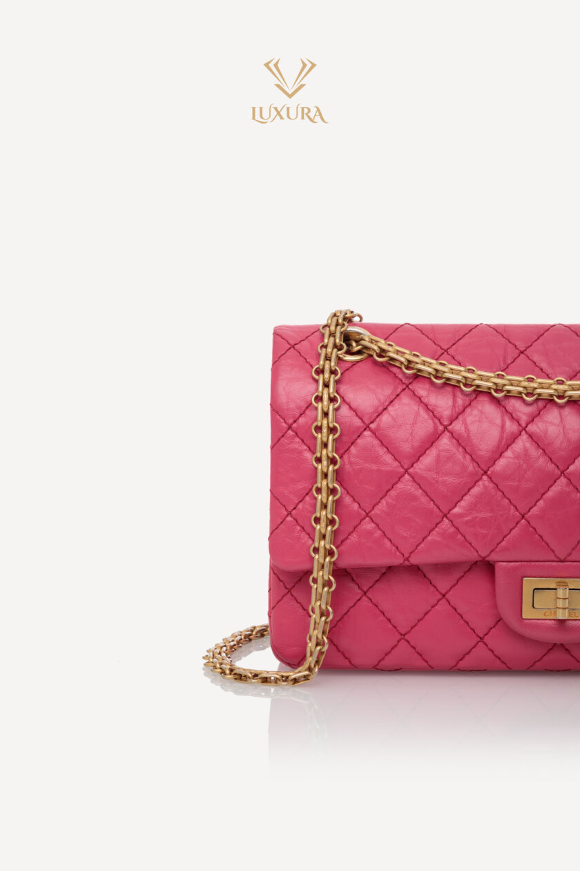 <span style="font-size: 10px; color: rgb(101, 101, 101);letter-spacing: .15em;">BEST DEAL</span><br><strong> CHANEL </strong><br><div style="margin-top:10px;font-size:16px;">2.55 Bag Aged leather gold effect metal Raspberry Pink</div><br> - Image 10