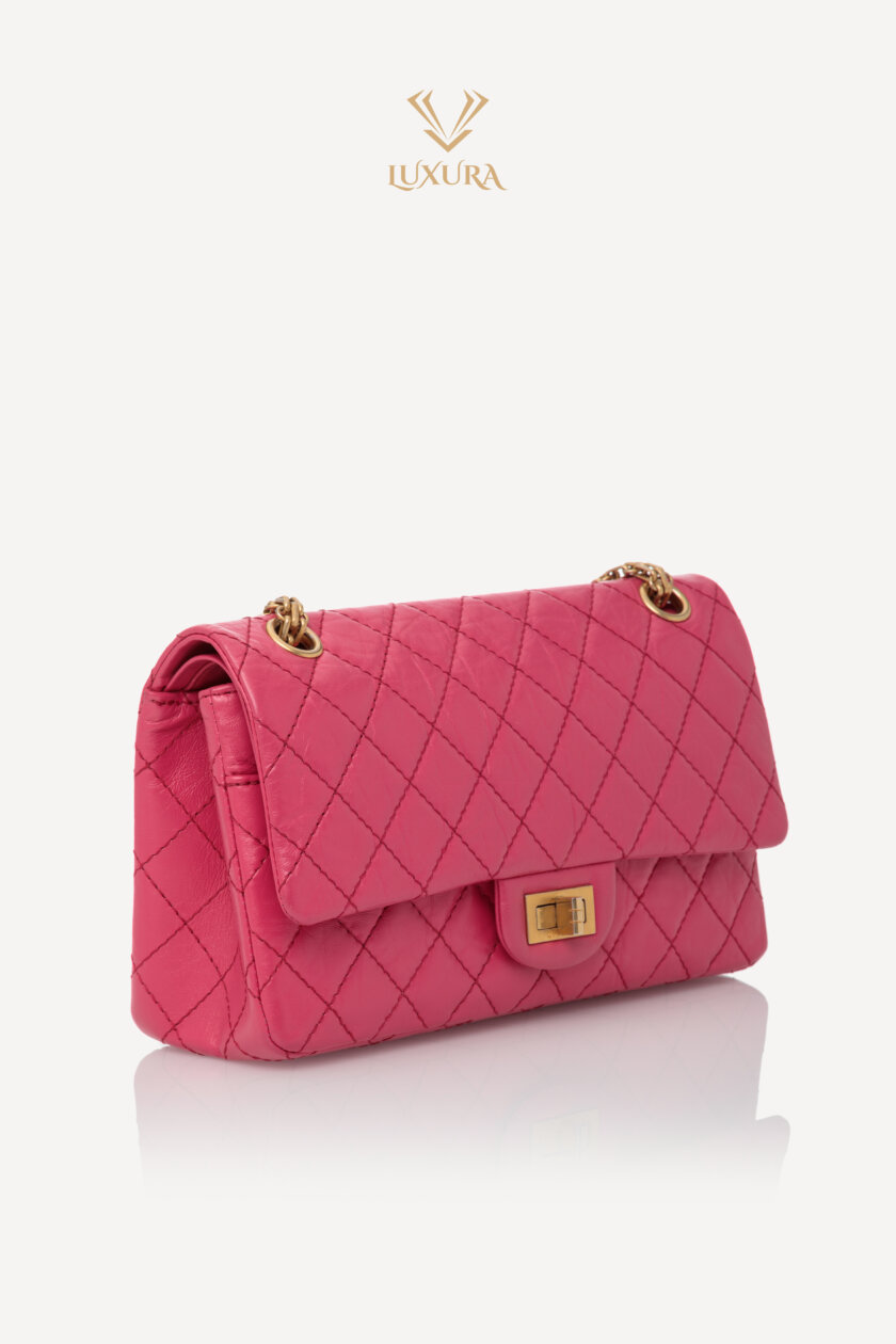 <span style="font-size: 10px; color: rgb(101, 101, 101);letter-spacing: .15em;">BEST DEAL</span><br><strong> CHANEL </strong><br><div style="margin-top:10px;font-size:16px;">2.55 Bag Aged leather gold effect metal Raspberry Pink</div><br> - Image 3