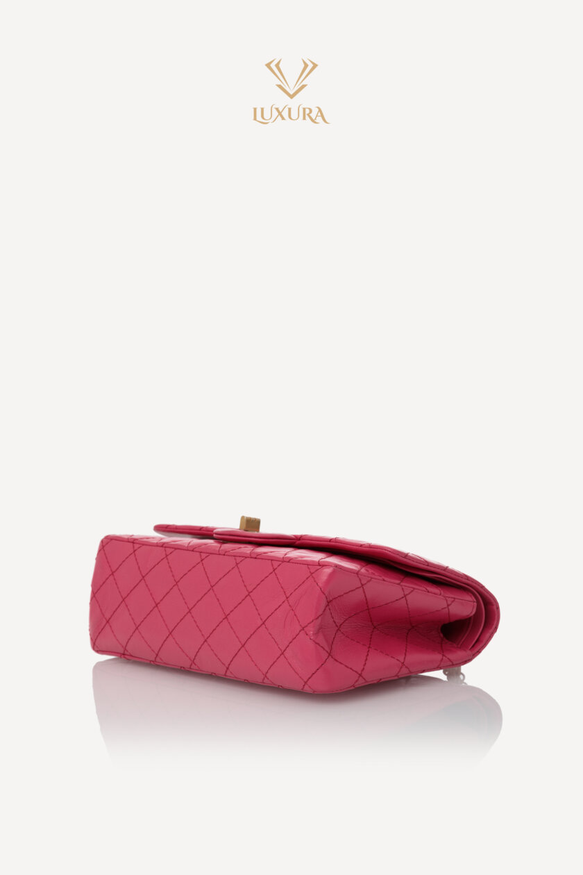 <span style="font-size: 10px; color: rgb(101, 101, 101);letter-spacing: .15em;">BEST DEAL</span><br><strong> CHANEL </strong><br><div style="margin-top:10px;font-size:16px;">2.55 Bag Aged leather gold effect metal Raspberry Pink</div><br> - Image 22