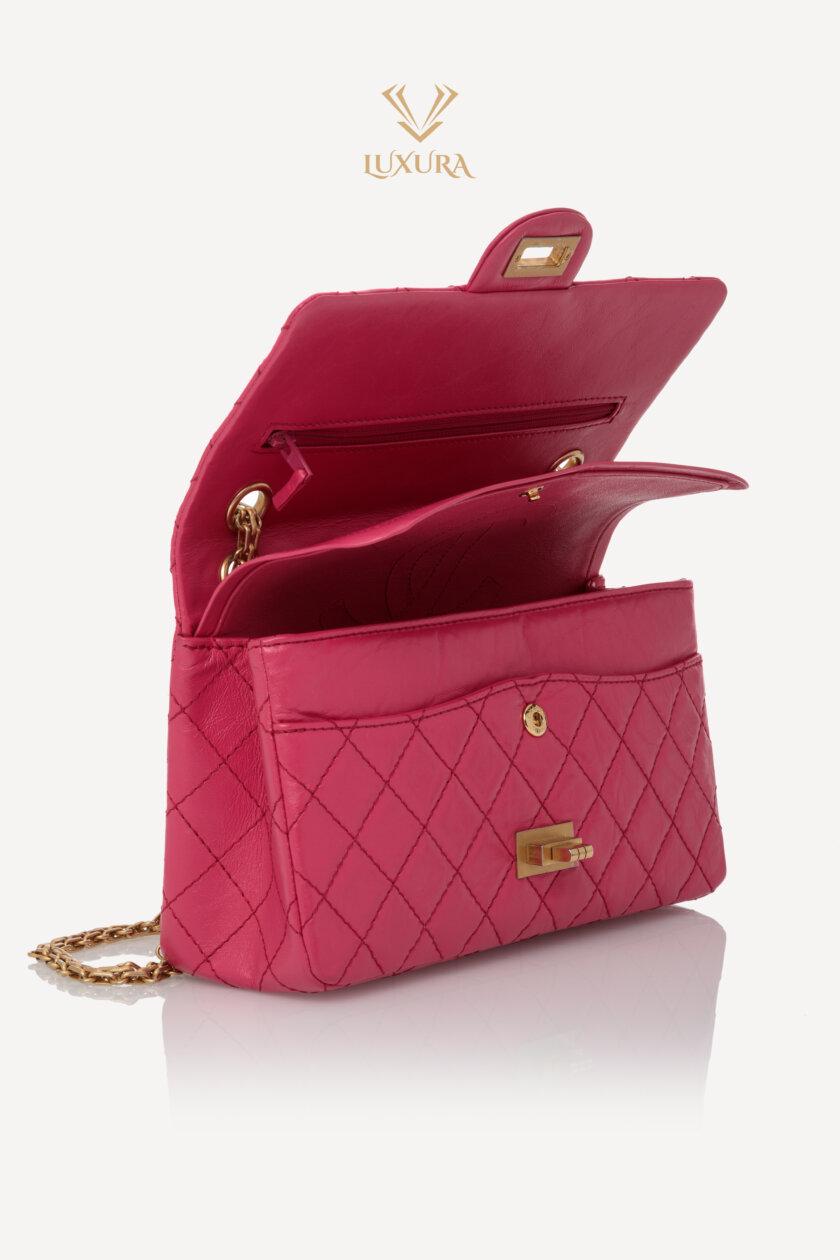 <span style="font-size: 10px; color: rgb(101, 101, 101);letter-spacing: .15em;">BEST DEAL</span><br><strong> CHANEL </strong><br><div style="margin-top:10px;font-size:16px;">2.55 Bag Aged leather gold effect metal Raspberry Pink</div><br> - Image 7