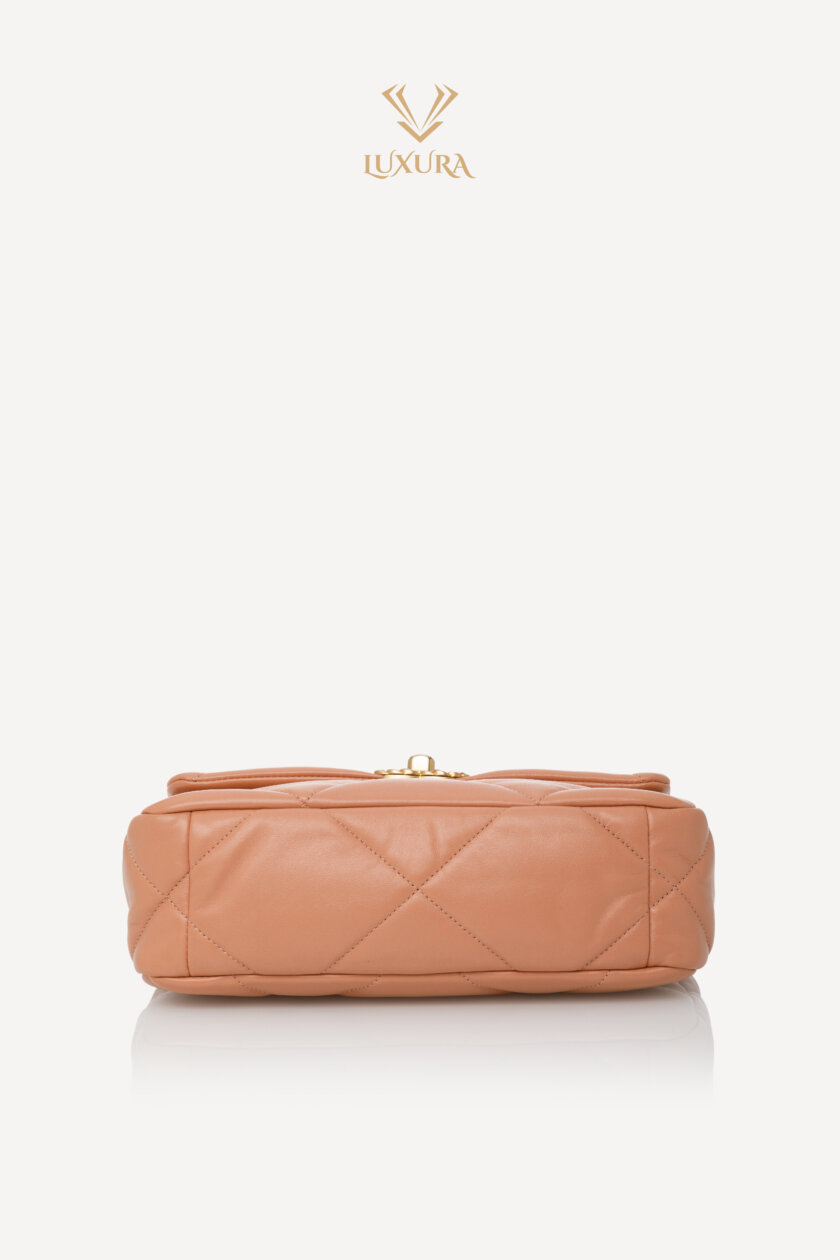 <span style="font-size: 10px; color: rgb(101, 101, 101);letter-spacing: .15em;">HARD TO FIND</span><br><strong> CHANEL </strong><br><div style="margin-top:10px;font-size:16px;">19 Handbag Shiny Lambskin Gold-Tone Silver-Tone Ruthenium Finish Metal Camel</div><br> - Image 22