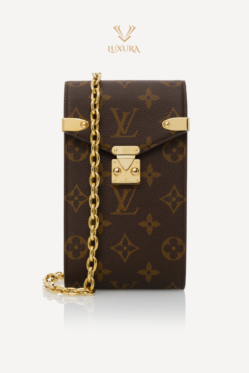 <span style="font-size: 10px; color: rgb(101, 101, 101);letter-spacing: .15em;">HARD TO FIND</span><br><strong> LOUIS VUITTON </strong><br><div style="margin-top:10px;font-size:16px;">Monogram Phone Pouch Metis Monogram Canvas M13572</div><br>