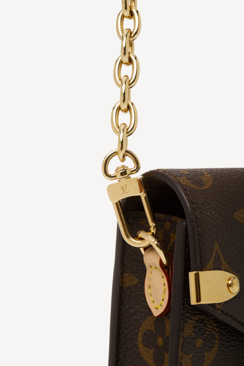 <span style="font-size: 10px; color: rgb(101, 101, 101);letter-spacing: .15em;">HARD TO FIND</span><br><strong> LOUIS VUITTON </strong><br><div style="margin-top:10px;font-size:16px;">Monogram Phone Pouch Metis Monogram Canvas M13572</div><br> - Image 17