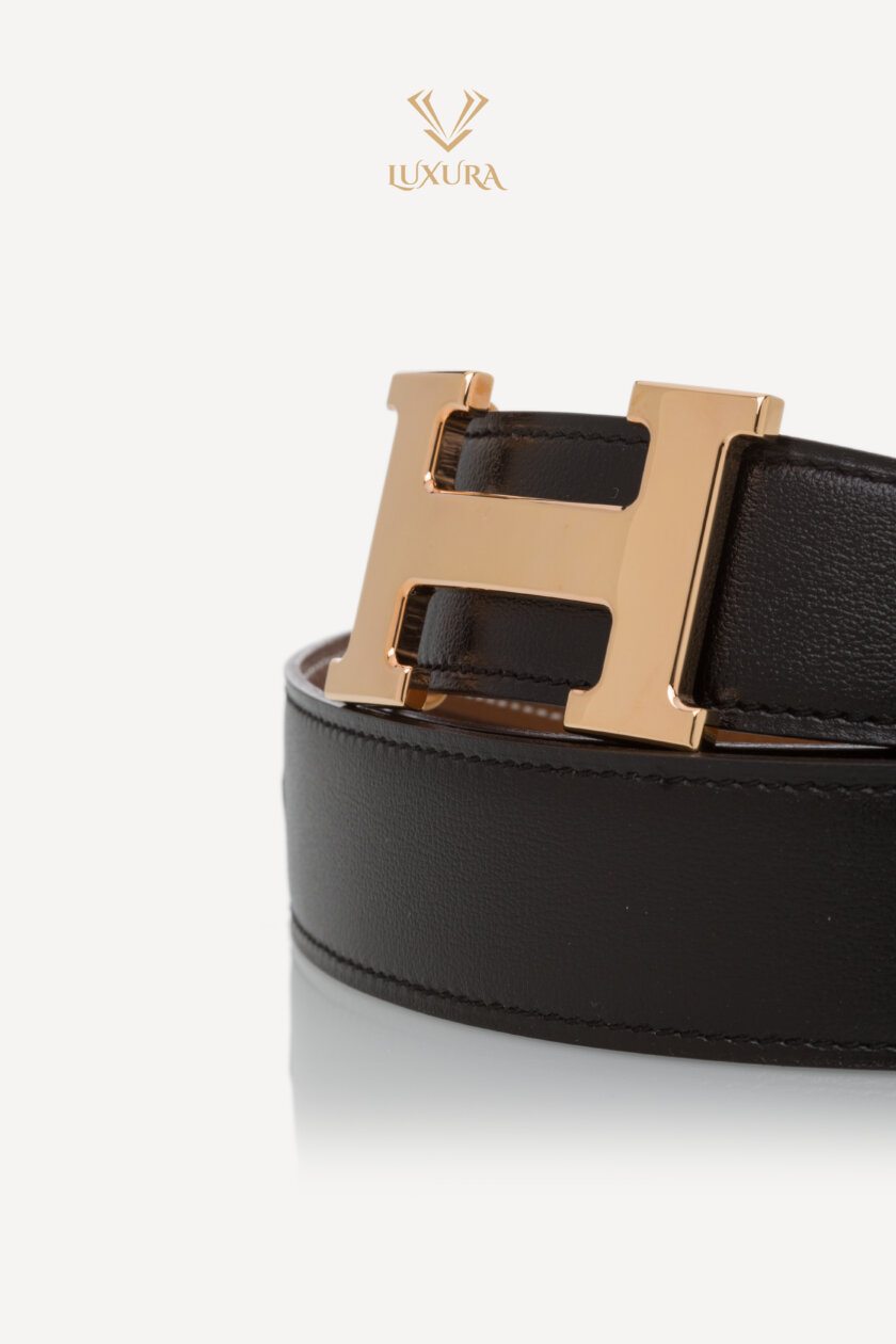 <span style="font-size: 10px; color: rgb(101, 101, 101);letter-spacing: .15em;">HARD TO FIND</span><br><strong> HERMES </strong><br><div style="margin-top:10px; font-size:16px;"> H Belt Buckle with Reversible Strap Noir Gold 95 cm 32mm </div><br> - Image 7