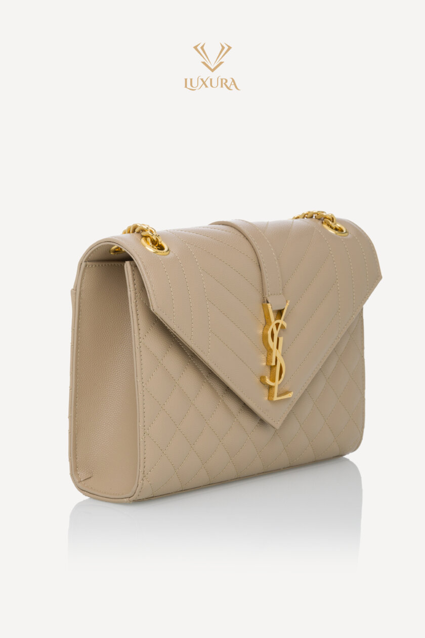 <span style="font-size: 10px; color: rgb(101, 101, 101);letter-spacing: .15em;">HARD TO FIND</span><br><strong> SAINT LAURENT </strong><br><div style="margin-top:10px; font-size:16px;">Envelope Medium in Quilted Grain de Poudre Embossed Leather Dark Beige</div><br> - Image 4