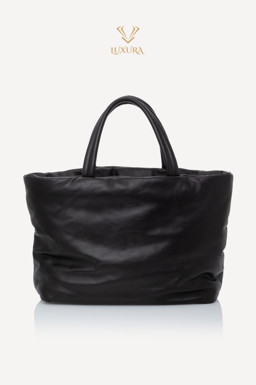 <span style="font-size: 10px; color: rgb(101, 101, 101);letter-spacing: .15em;">BEST DEAL</span><br><strong> SAINT LAURENT </strong><br><div style="margin-top:10px; font-size:16px;">Tote In Nappa Lambskin Black</div><br> - Image 4