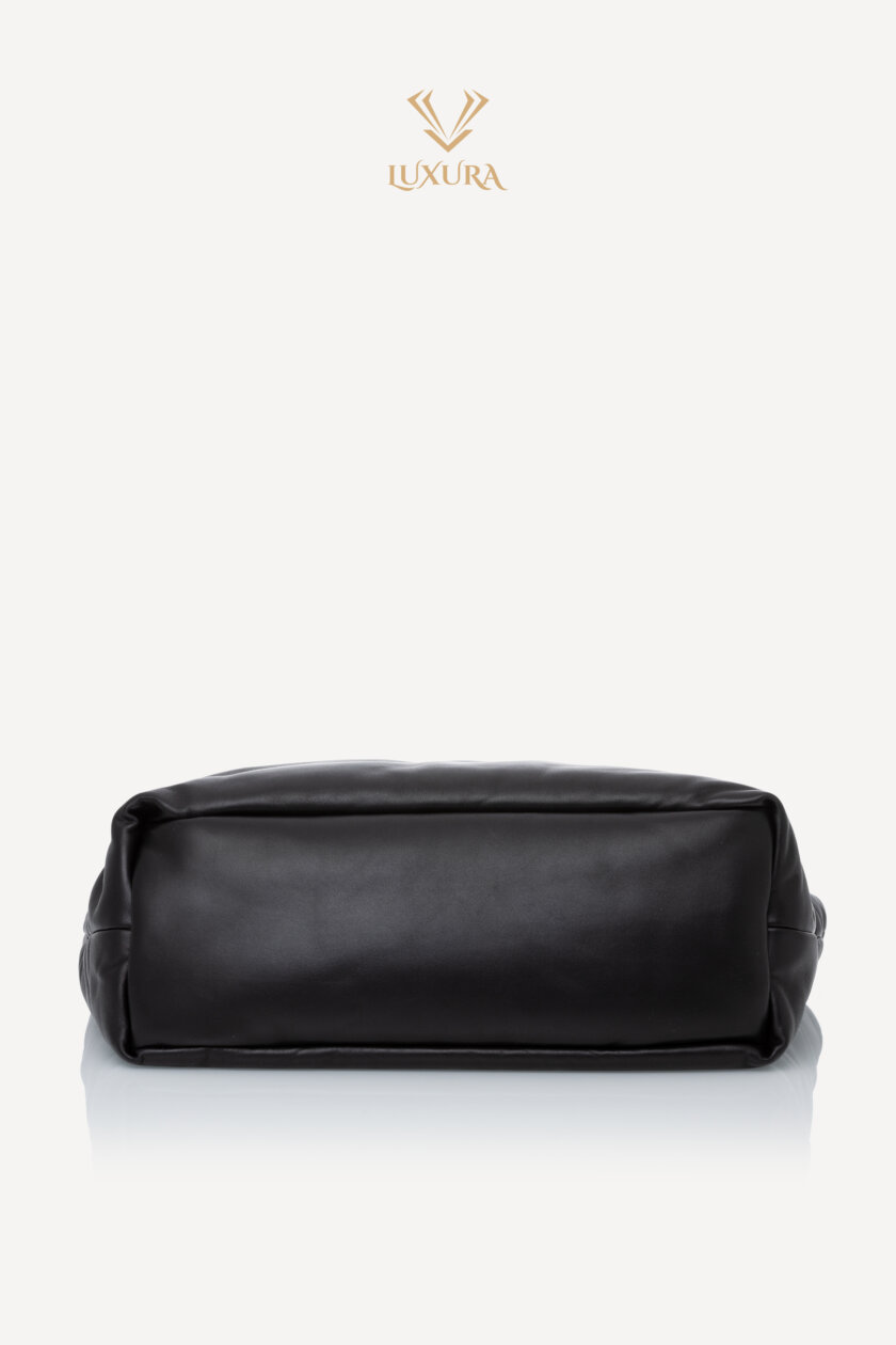 <span style="font-size: 10px; color: rgb(101, 101, 101);letter-spacing: .15em;">BEST DEAL</span><br><strong> SAINT LAURENT </strong><br><div style="margin-top:10px; font-size:16px;">Tote In Nappa Lambskin Black</div><br> - Image 9