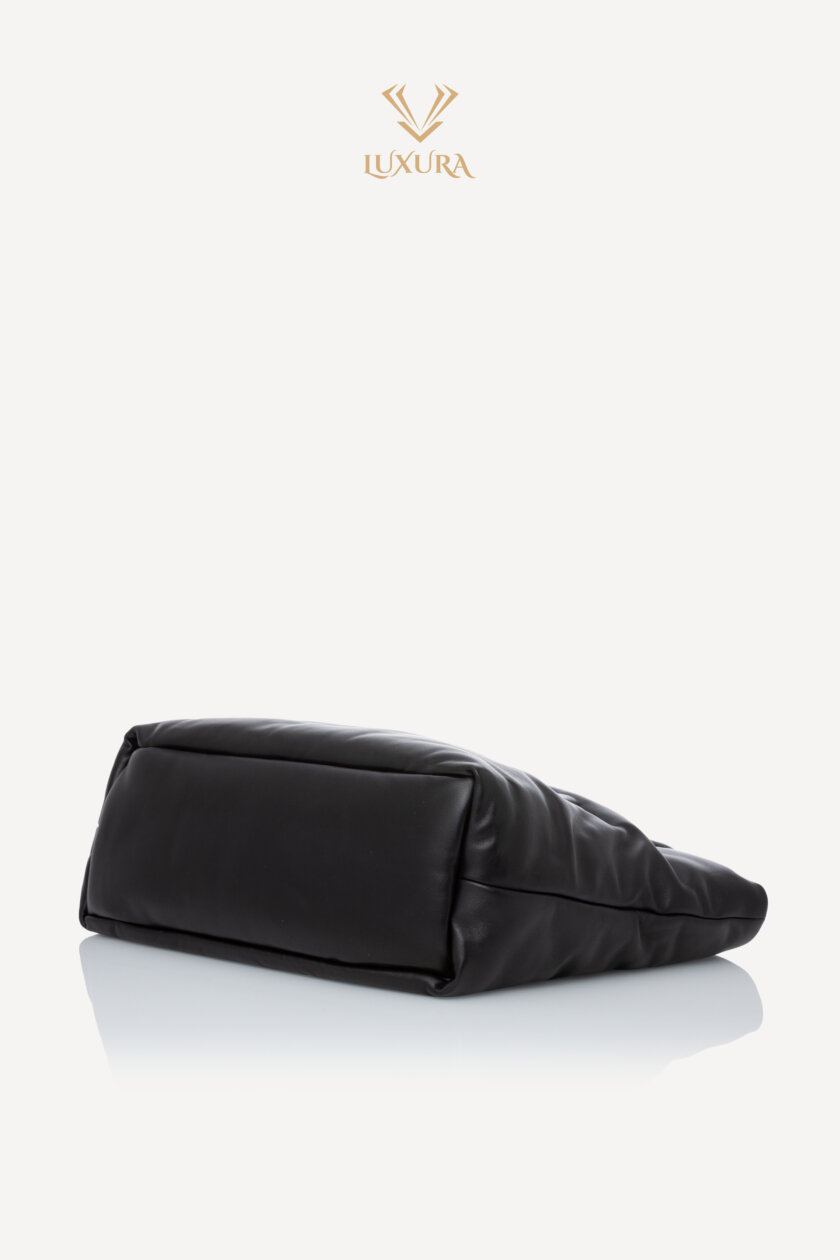 <span style="font-size: 10px; color: rgb(101, 101, 101);letter-spacing: .15em;">BEST DEAL</span><br><strong> SAINT LAURENT </strong><br><div style="margin-top:10px; font-size:16px;">Tote In Nappa Lambskin Black</div><br> - Image 11
