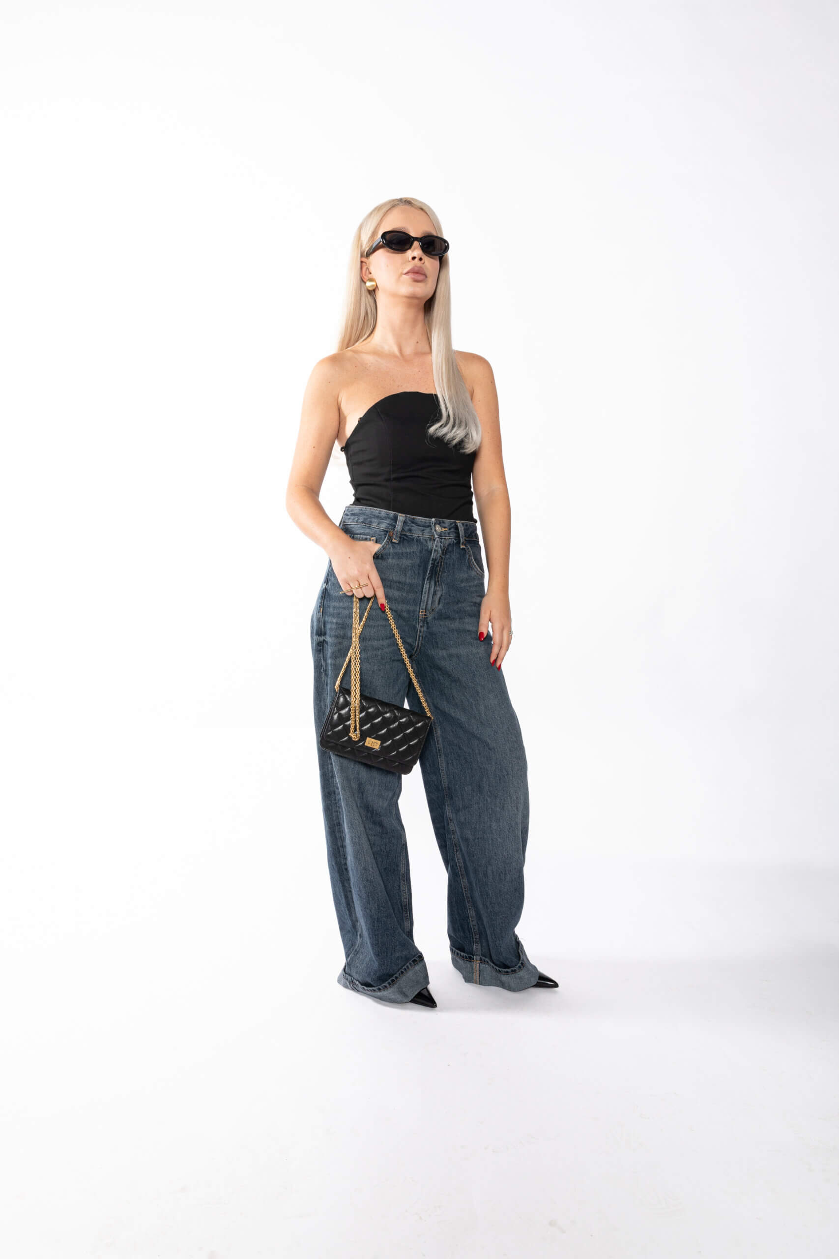 <span style="font-size: 10px; color: rgb(101, 101, 101);letter-spacing: .15em;">HARD TO FIND</span><br><strong> CHANEL </strong><br><div style="margin-top:10px;font-size:16px;"> Aged Calfskin Quilted Reissue 2.55 Wallet On Chain Black </div><br> - Image 9