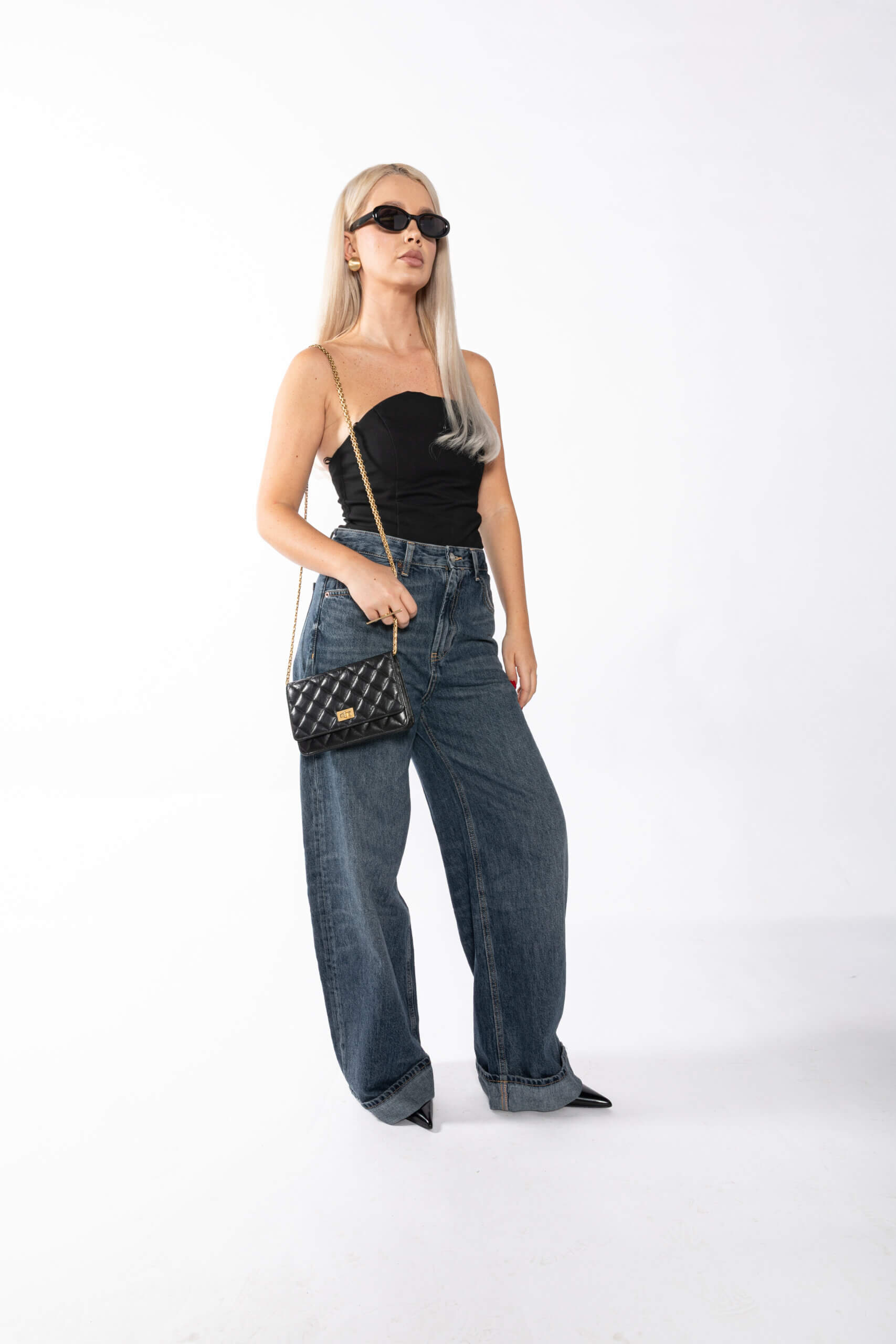 <span style="font-size: 10px; color: rgb(101, 101, 101);letter-spacing: .15em;">HARD TO FIND</span><br><strong> CHANEL </strong><br><div style="margin-top:10px;font-size:16px;"> Aged Calfskin Quilted Reissue 2.55 Wallet On Chain Black </div><br> - Image 3