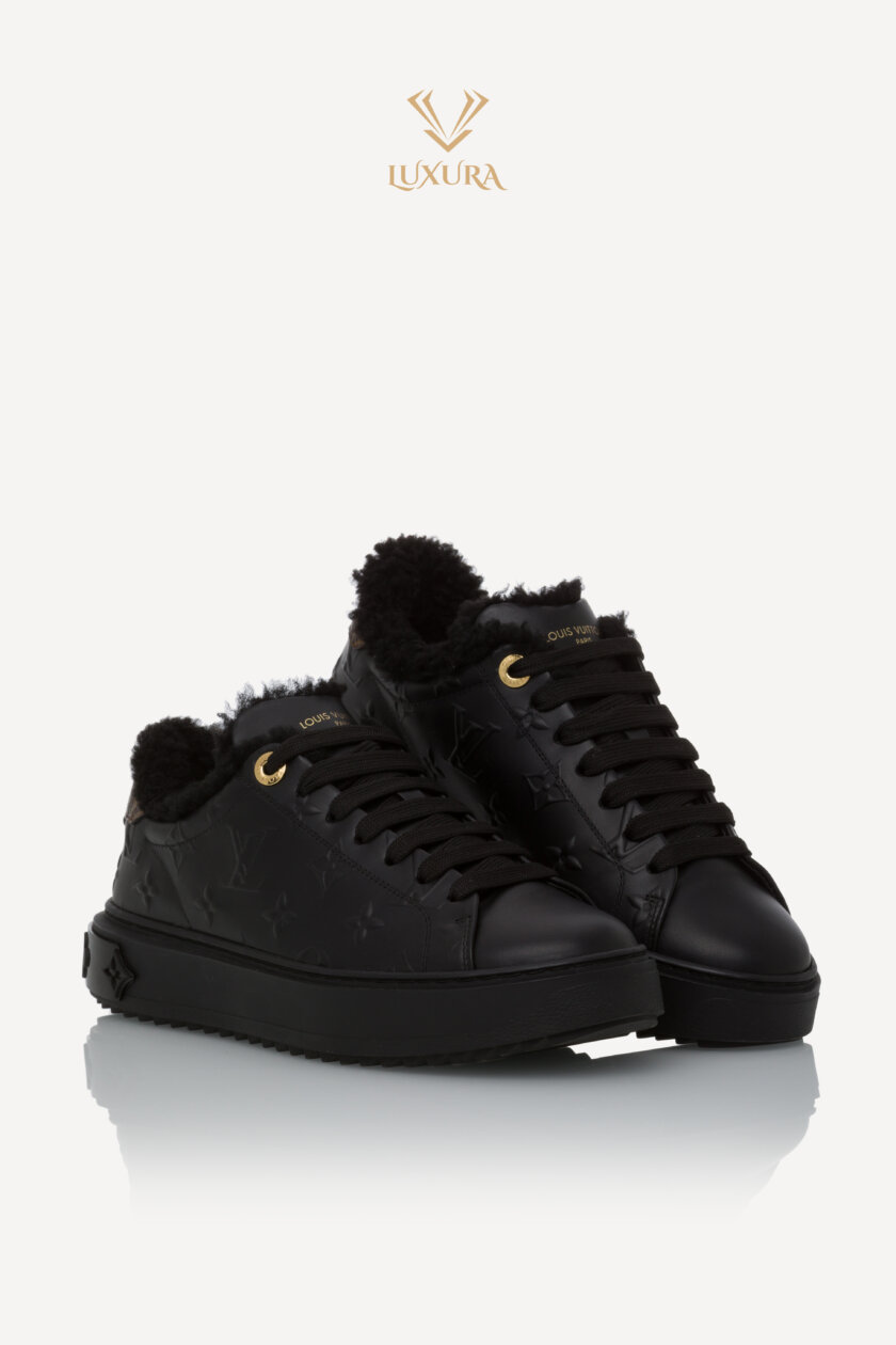 <span style="font-size: 10px; color: rgb(101, 101, 101);letter-spacing: .15em;">HARD TO FIND</span><br><strong>LOUIS VUITTON </strong><br><div style="margin-top:10px; font-size:16px;"> Shearling Time Out Sneakers Black 37 1AAE04 </div><br> - Image 3