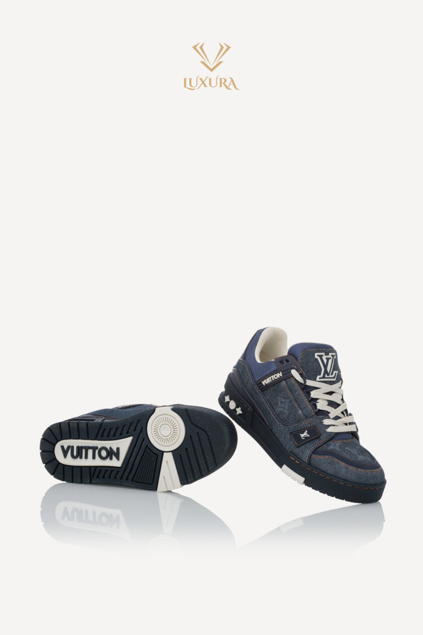 <span style="font-size: 10px; color: rgb(101, 101, 101);letter-spacing: .15em;">HARD TO FIND</span><br><strong>LOUIS VUITTON </strong><br><div style="margin-top:10px; font-size:16px;"> Trainer Sneaker Marine 37 1AHT36 </div><br> - Image 22