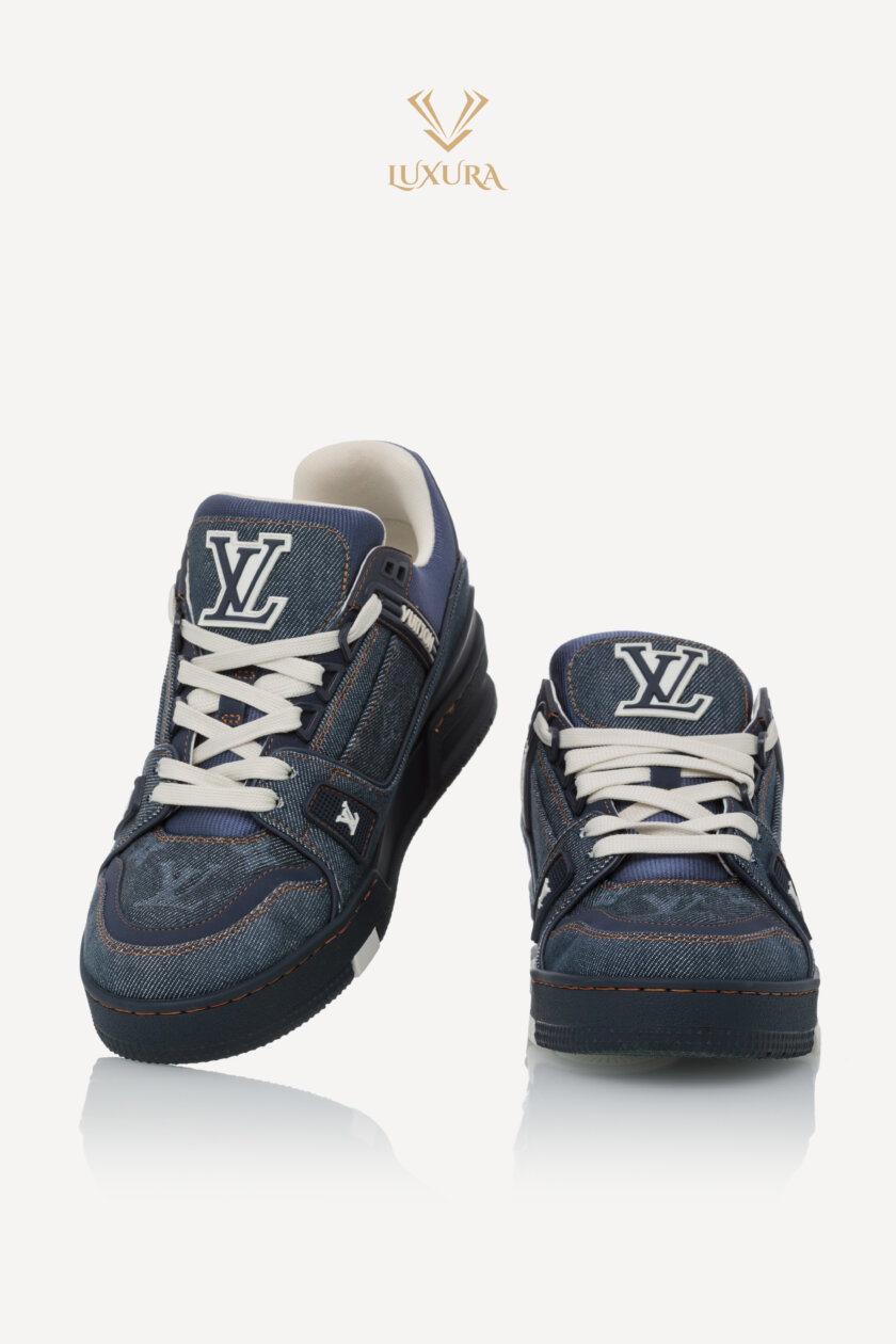 <span style="font-size: 10px; color: rgb(101, 101, 101);letter-spacing: .15em;">HARD TO FIND</span><br><strong>LOUIS VUITTON </strong><br><div style="margin-top:10px; font-size:16px;"> Trainer Sneaker Marine 37 1AHT36 </div><br> - Image 4