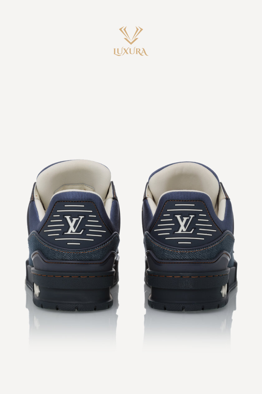 <span style="font-size: 10px; color: rgb(101, 101, 101);letter-spacing: .15em;">HARD TO FIND</span><br><strong>LOUIS VUITTON </strong><br><div style="margin-top:10px; font-size:16px;"> Trainer Sneaker Marine 37 1AHT36 </div><br> - Image 5