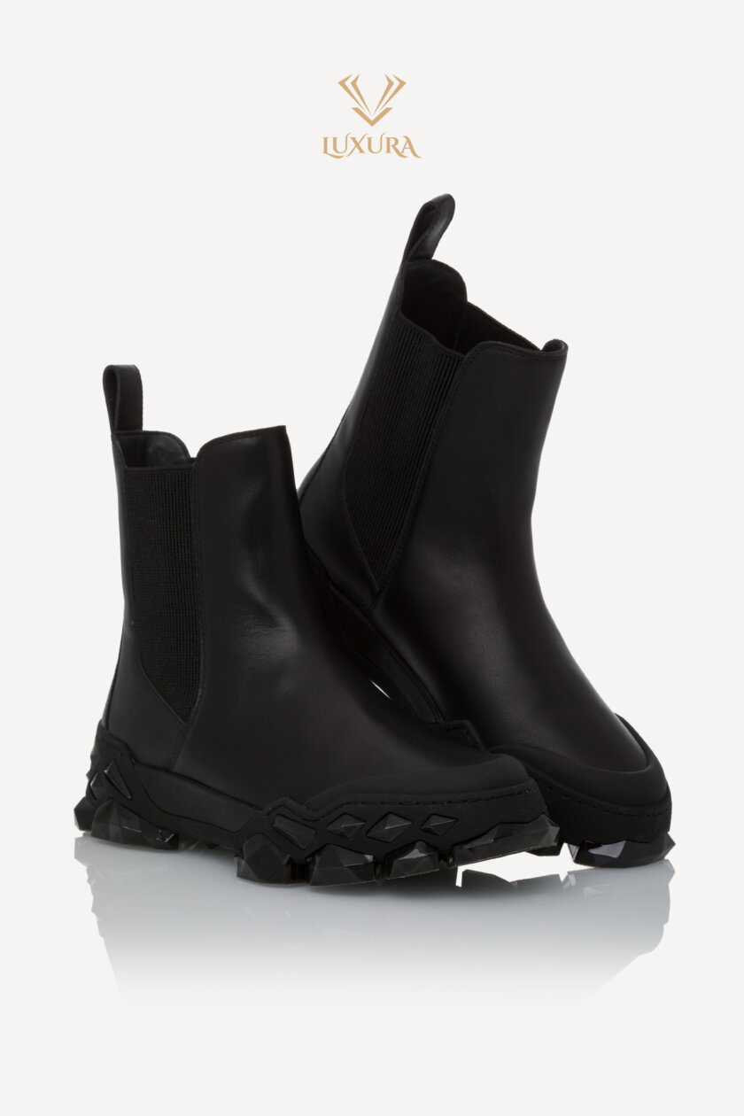 <span style="font-size: 10px; color: rgb(101, 101, 101);letter-spacing: .15em;">BEST DEAL</span><br><strong> JIMMY CHOO </strong><br><div style="margin-top:10px; font-size:16px;"> Diamond X Chelsea Boots Black Leather Sole 38.5 </div><br> - Image 3