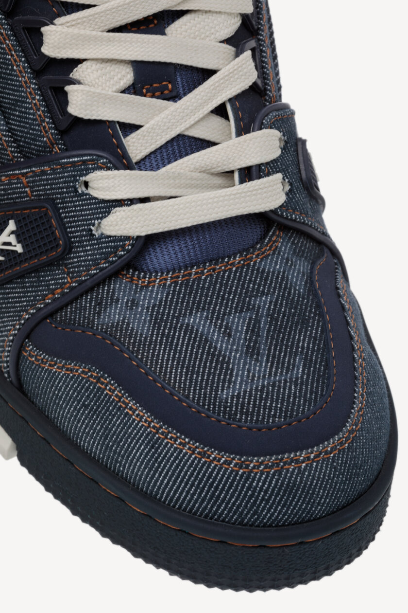 <span style="font-size: 10px; color: rgb(101, 101, 101);letter-spacing: .15em;">HARD TO FIND</span><br><strong>LOUIS VUITTON </strong><br><div style="margin-top:10px; font-size:16px;"> Trainer Sneaker Marine 37 1AHT36 </div><br> - Image 8