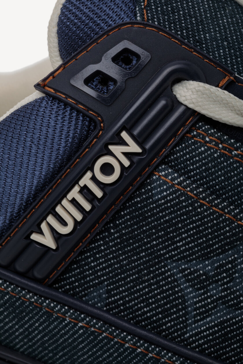 <span style="font-size: 10px; color: rgb(101, 101, 101);letter-spacing: .15em;">HARD TO FIND</span><br><strong>LOUIS VUITTON </strong><br><div style="margin-top:10px; font-size:16px;"> Trainer Sneaker Marine 37 1AHT36 </div><br> - Image 11