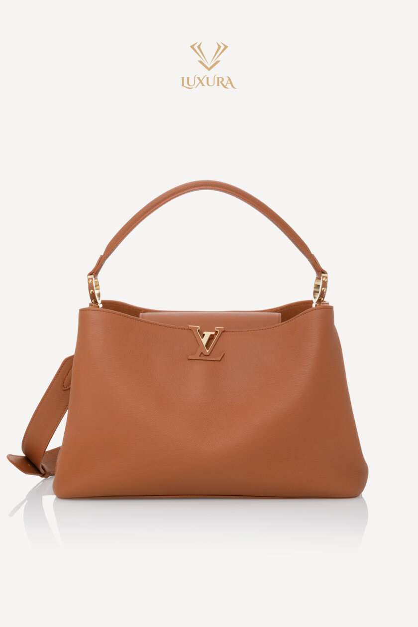 <span style="font-size: 10px; color: rgb(101, 101, 101);letter-spacing: .15em;">NEW COLLECTION</span><br><strong> LOUIS VUITTON </strong><br><div style="margin-top:10px;font-size:16px;"> Capucines Souple GM Handbag Leather Cognac Brown M24879 </div><br> - Image 4