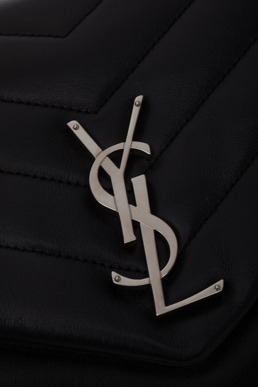 <span style="font-size: 10px; color: rgb(101, 101, 101);letter-spacing: .15em;">BEST DEAL</span><br><strong> SAINT LAURENT </strong><br><div style="margin-top:10px; font-size:16px;"> Calfskin Y Quilted Monogram Medium Loulou Chain Satchel Black </div><br> - Image 13
