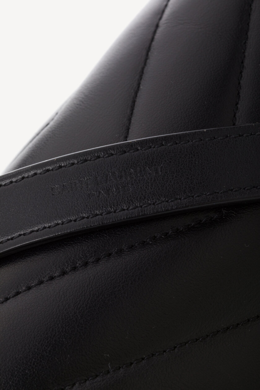<span style="font-size: 10px; color: rgb(101, 101, 101);letter-spacing: .15em;">BEST DEAL</span><br><strong> SAINT LAURENT </strong><br><div style="margin-top:10px; font-size:16px;"> Calfskin Y Quilted Monogram Medium Loulou Chain Satchel Black </div><br> - Image 20