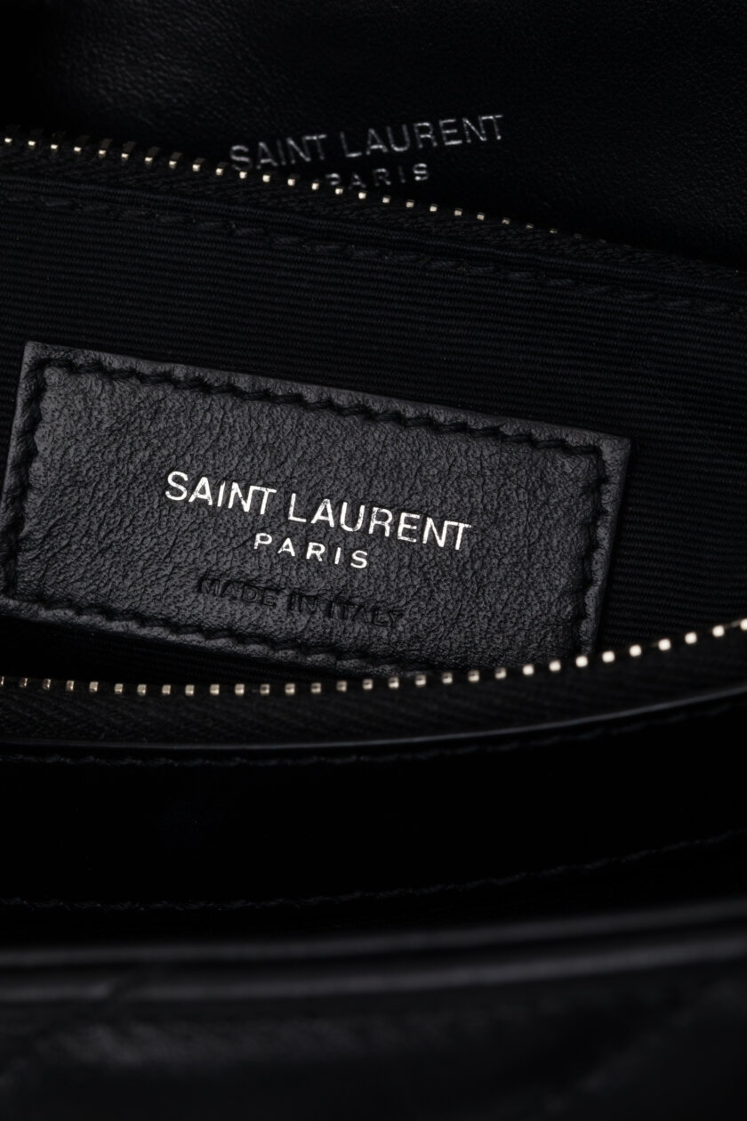 <span style="font-size: 10px; color: rgb(101, 101, 101);letter-spacing: .15em;">BEST DEAL</span><br><strong> SAINT LAURENT </strong><br><div style="margin-top:10px; font-size:16px;"> Calfskin Y Quilted Monogram Medium Loulou Chain Satchel Black </div><br> - Image 17