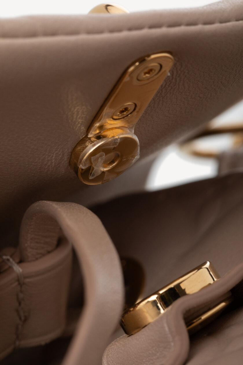 <span style="font-size: 10px; color: rgb(101, 101, 101);letter-spacing: .15em;">NEW COLLECTION</span><br><strong> LOUIS VUITTON </strong><br><div style="margin-top:10px;font-size:16px;">Coussin Backpack PM Galet M13358</div><br> - Image 16