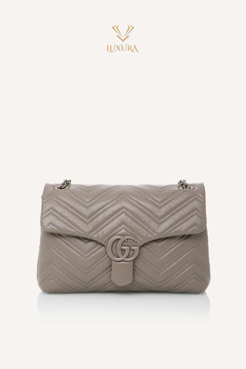 <span style="font-size: 10px; color: rgb(101, 101, 101);letter-spacing: .15em;">NEW COLLECTION</span><br><strong> GUCCI </strong><br><div style="margin-top:10px; font-size:16px;"> Marmont Medium Shoulder Bag Dusty Grey Leather </div><br> - Image 6
