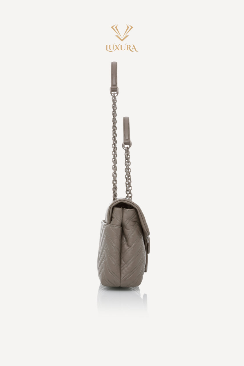 <span style="font-size: 10px; color: rgb(101, 101, 101);letter-spacing: .15em;">NEW COLLECTION</span><br><strong> GUCCI </strong><br><div style="margin-top:10px; font-size:16px;"> Marmont Medium Shoulder Bag Dusty Grey Leather </div><br> - Image 10