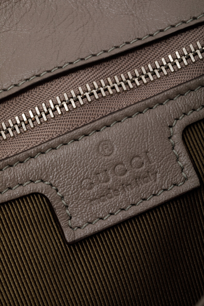 <span style="font-size: 10px; color: rgb(101, 101, 101);letter-spacing: .15em;">NEW COLLECTION</span><br><strong> GUCCI </strong><br><div style="margin-top:10px; font-size:16px;"> Marmont Medium Shoulder Bag Dusty Grey Leather </div><br> - Image 18