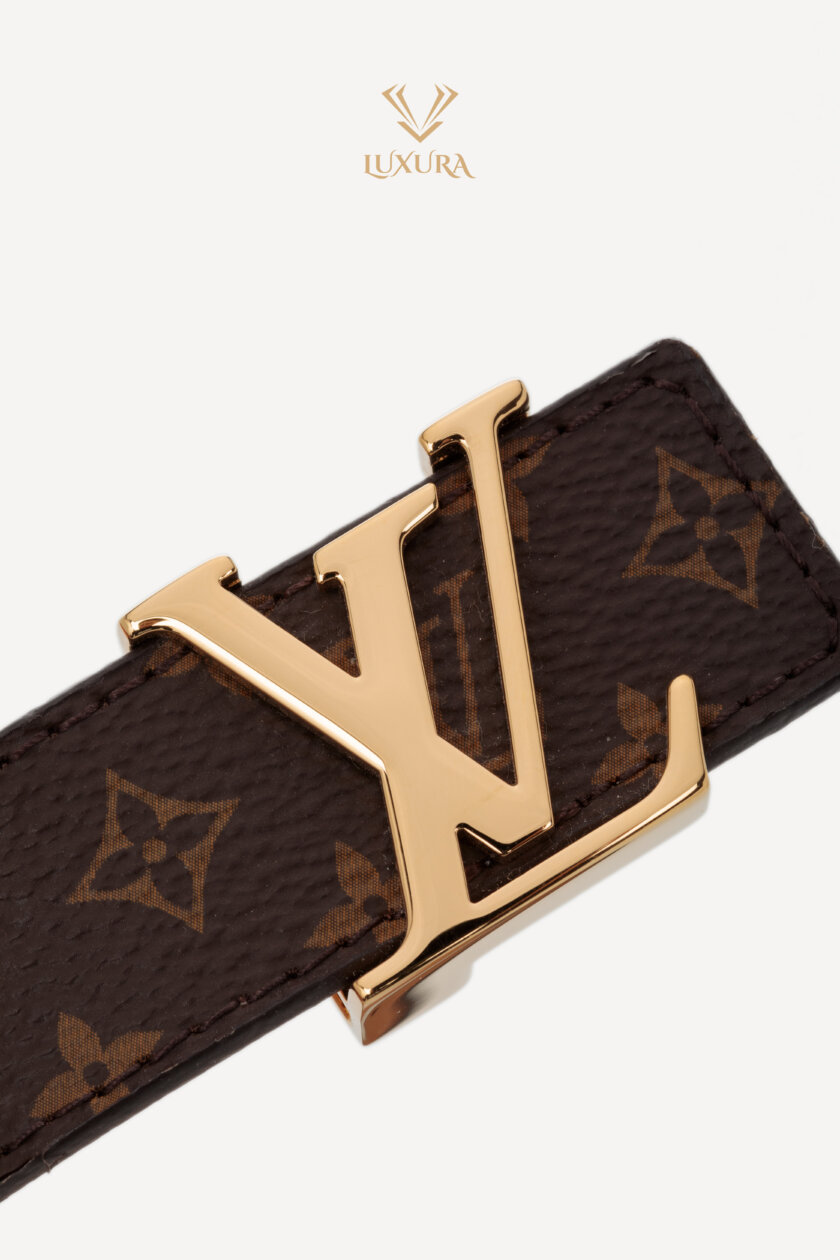 <span style="font-size: 10px; color: rgb(101, 101, 101);letter-spacing: .15em;">HARD TO FIND </span><br><strong> LOUIS VUITTON </strong><br><div style="margin-top:10px; font-size:16px;">Monogram 30 mm LV Initiales Belt 75</div><br> - Image 8