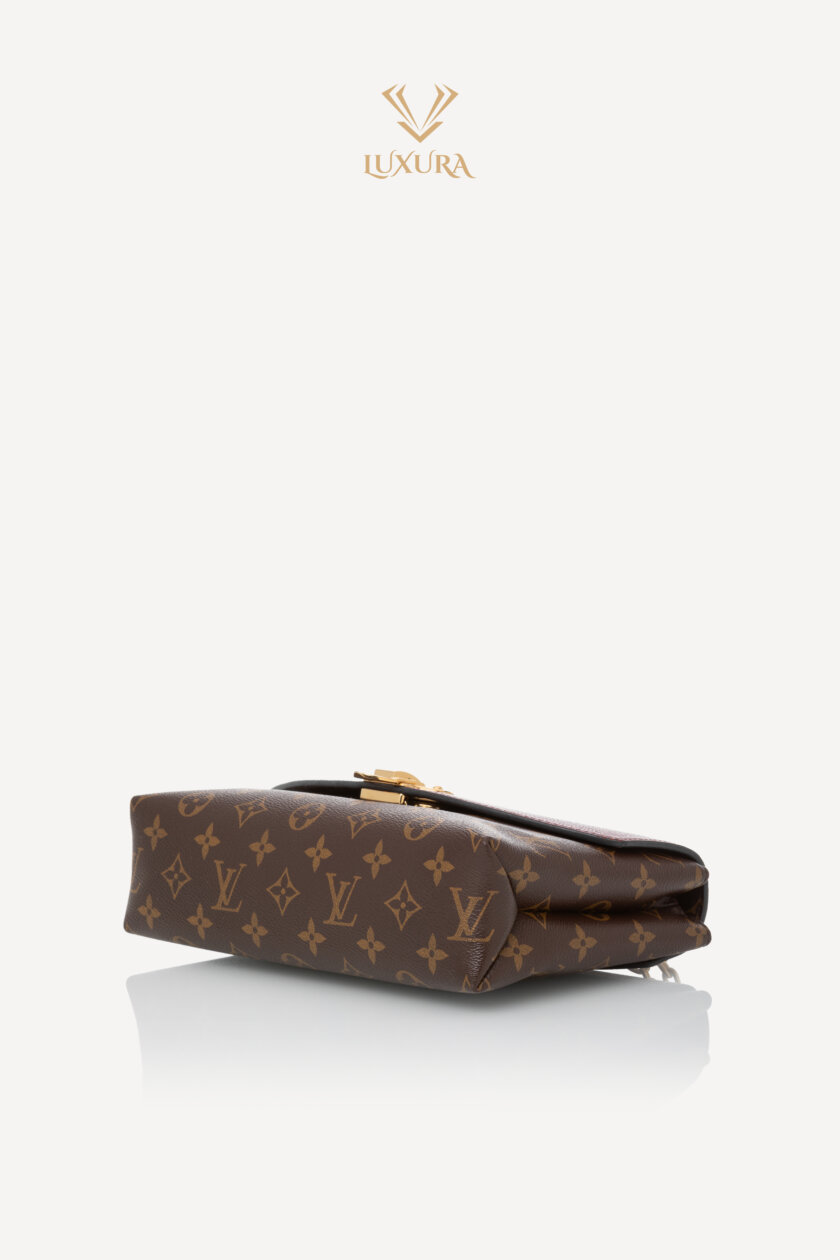 <span style="font-size: 10px; color: rgb(101, 101, 101);letter-spacing: .15em;">BEST DEAL</span><br><strong> LOUIS VUITTON </strong><br><div style="margin-top:10px; font-size:16px;">Monogram Saint Placide Bordeaux</div><br> - Image 23