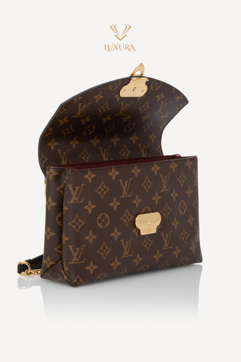 <span style="font-size: 10px; color: rgb(101, 101, 101);letter-spacing: .15em;">BEST DEAL</span><br><strong> LOUIS VUITTON </strong><br><div style="margin-top:10px; font-size:16px;">Monogram Saint Placide Bordeaux</div><br> - Image 8