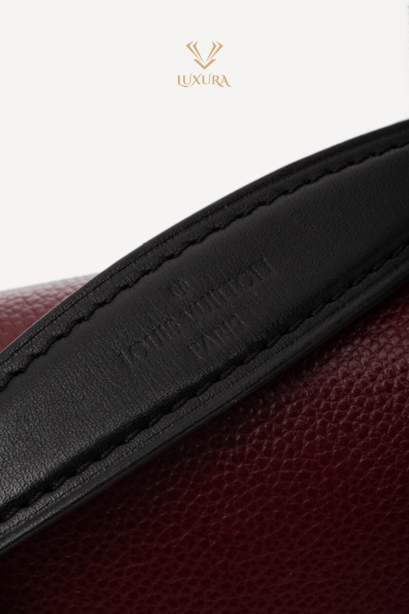 <span style="font-size: 10px; color: rgb(101, 101, 101);letter-spacing: .15em;">BEST DEAL</span><br><strong> LOUIS VUITTON </strong><br><div style="margin-top:10px; font-size:16px;">Monogram Saint Placide Bordeaux</div><br> - Image 19