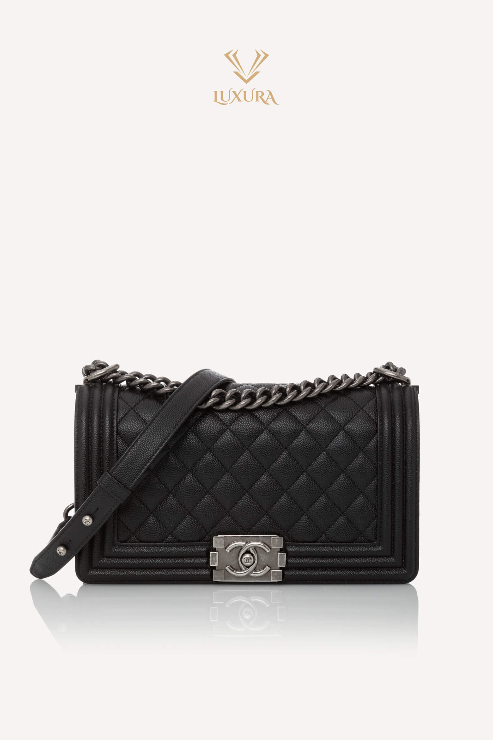 <span style="font-size: 10px; color: rgb(101, 101, 101);letter-spacing: .15em;">HARD TO FIND</span><br><strong> CHANEL </strong><br><div style="margin-top:10px;font-size:16px;"> Caviar Quilted Medium Boy Flap Black </div><br> - Image 10