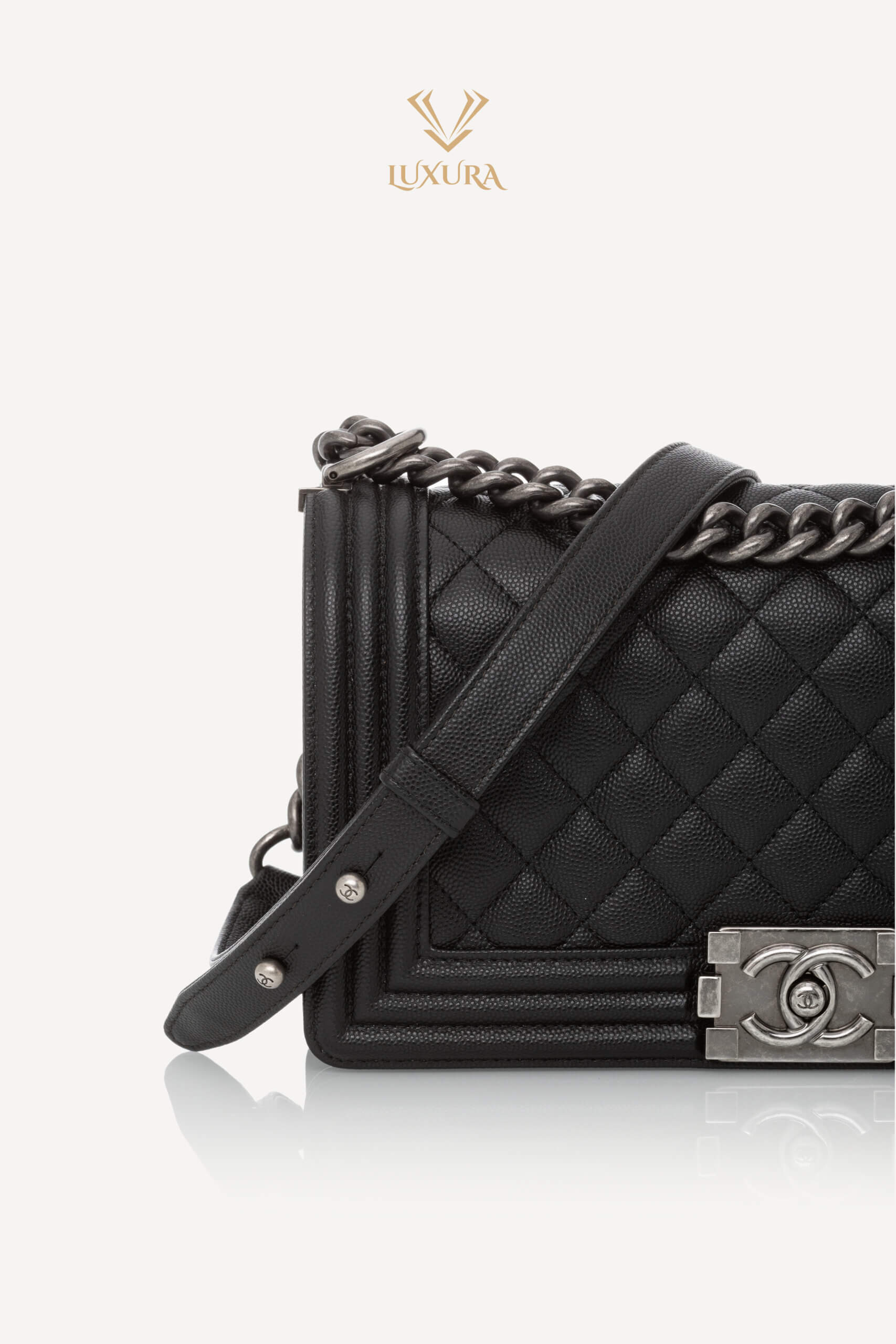 <span style="font-size: 10px; color: rgb(101, 101, 101);letter-spacing: .15em;">HARD TO FIND</span><br><strong> CHANEL </strong><br><div style="margin-top:10px;font-size:16px;"> Caviar Quilted Medium Boy Flap Black </div><br> - Image 18