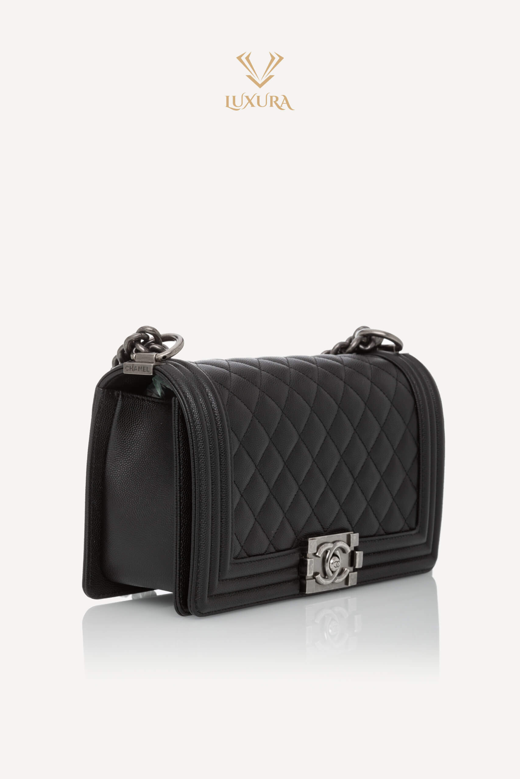 <span style="font-size: 10px; color: rgb(101, 101, 101);letter-spacing: .15em;">HARD TO FIND</span><br><strong> CHANEL </strong><br><div style="margin-top:10px;font-size:16px;"> Caviar Quilted Medium Boy Flap Black </div><br> - Image 9