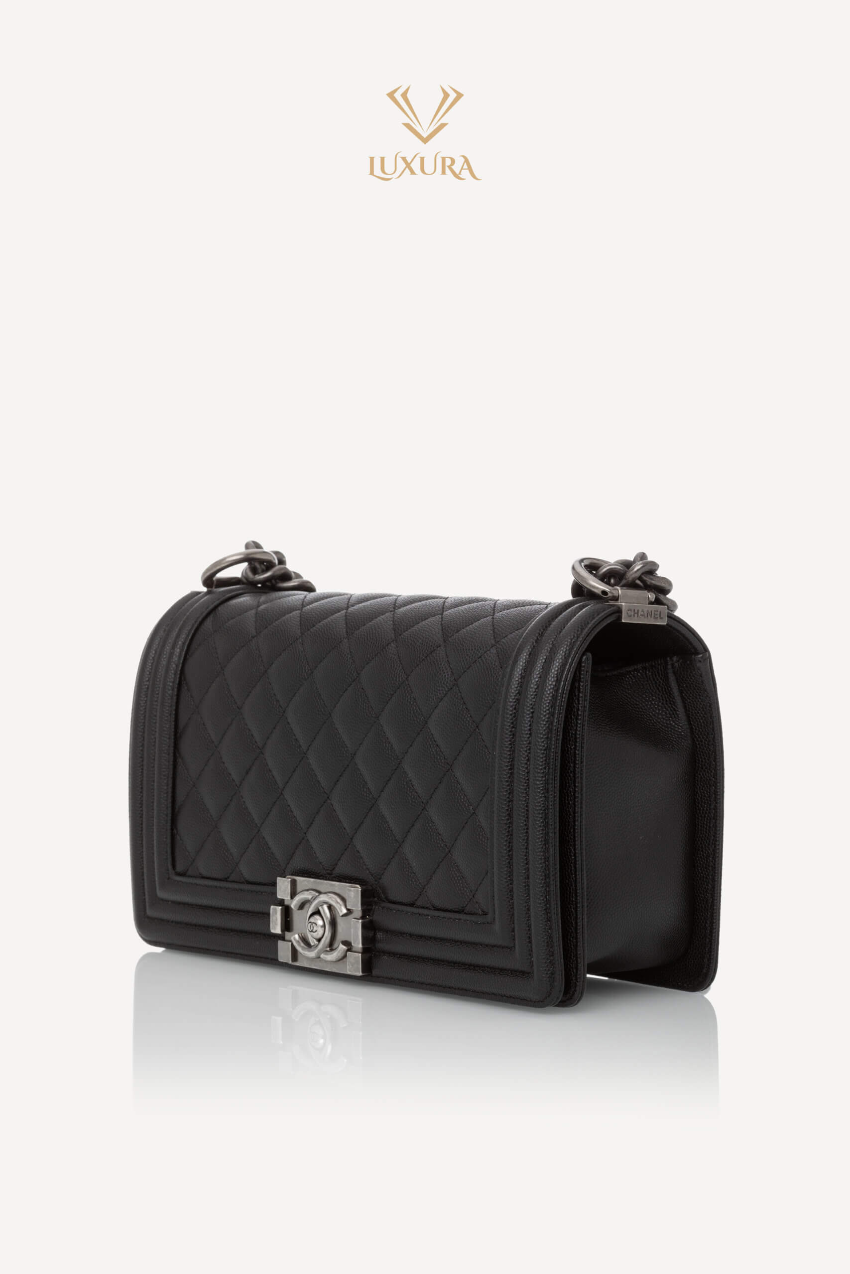 <span style="font-size: 10px; color: rgb(101, 101, 101);letter-spacing: .15em;">HARD TO FIND</span><br><strong> CHANEL </strong><br><div style="margin-top:10px;font-size:16px;"> Caviar Quilted Medium Boy Flap Black </div><br> - Image 15